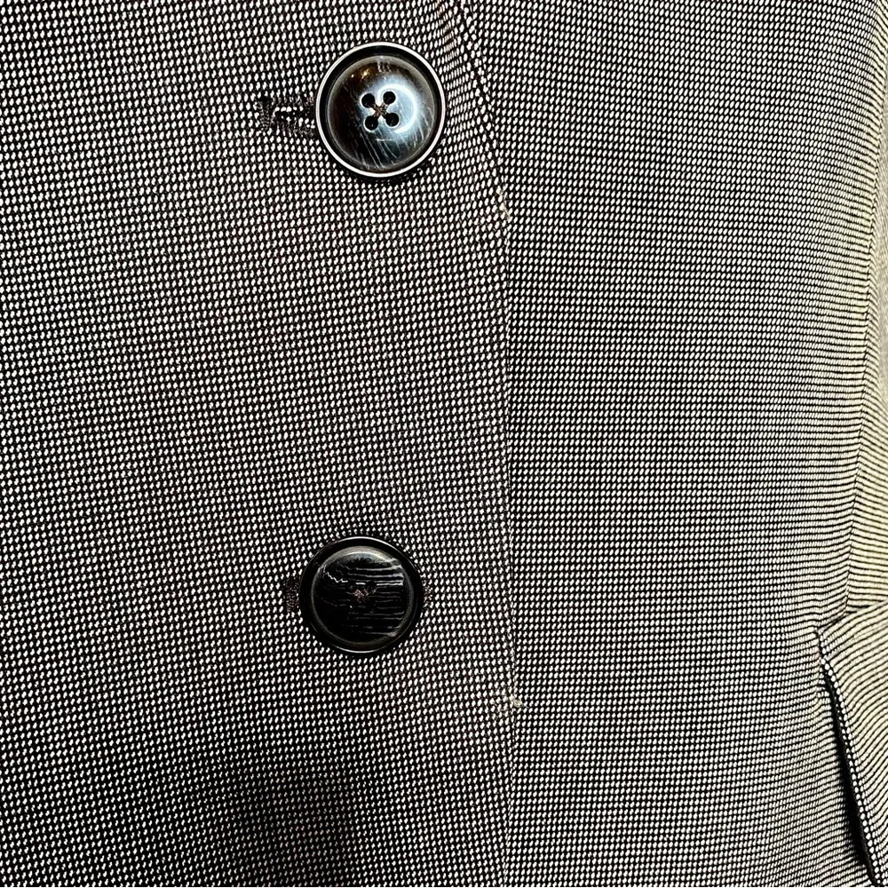 RW&CO Classic Gray Women's Blazer Size 8 - Picture 6 of 16